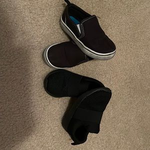 CHILDRENS UNISEX PLAY SHOES 👟Bundled 2 pair